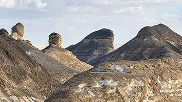 Formazioni rocciose ai margini del 'deserto bianco'